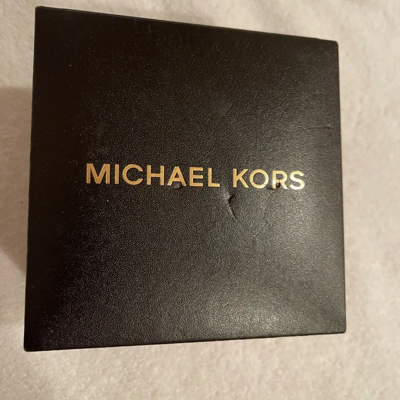 Michael Kors Hunger Stop Gold Watch - Picture 4 of 10